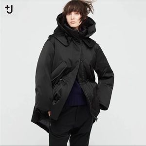 Uniqlo +J “Down Short Oversized” Jill Sanders Colab Parka.